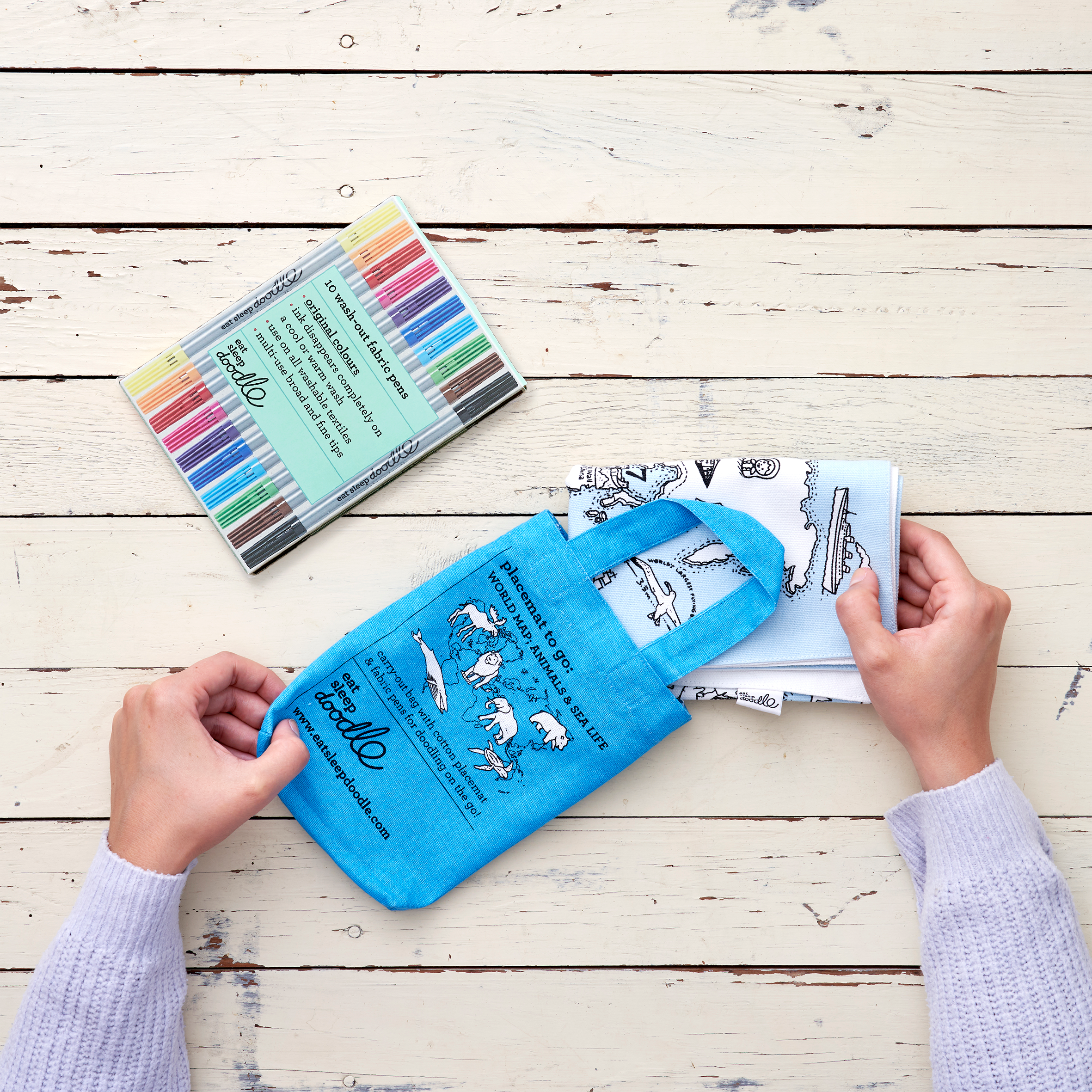 World Map Placemat to Go - Colouring Craft Kit