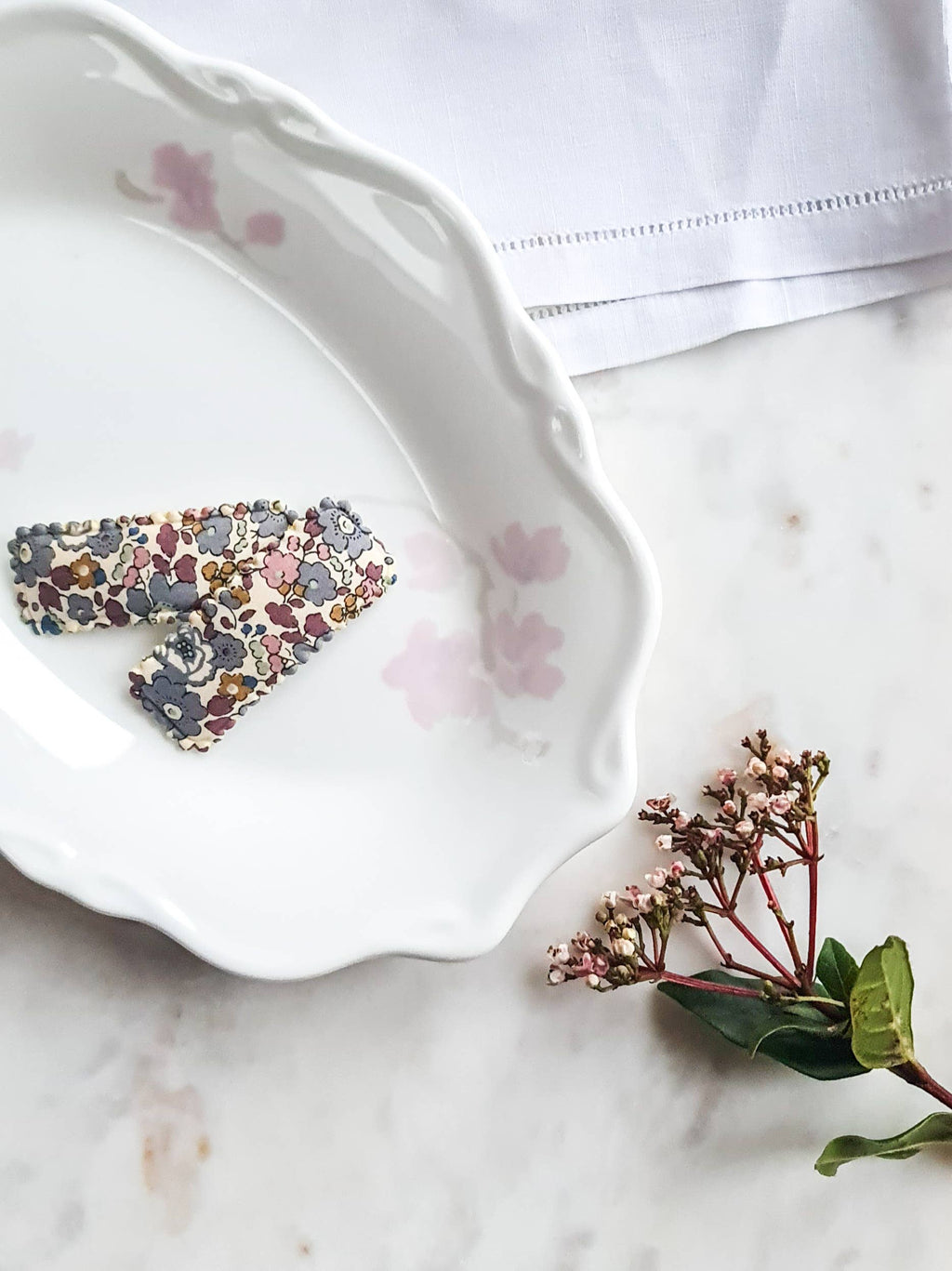 Classic Scallop Clips in Liberty Betsy Ann Grey